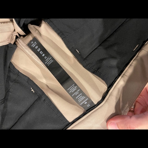 Lululemon men’s ABC pants - Picture 2 of 3